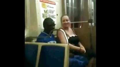 دست sexزن زیبا Parisienne